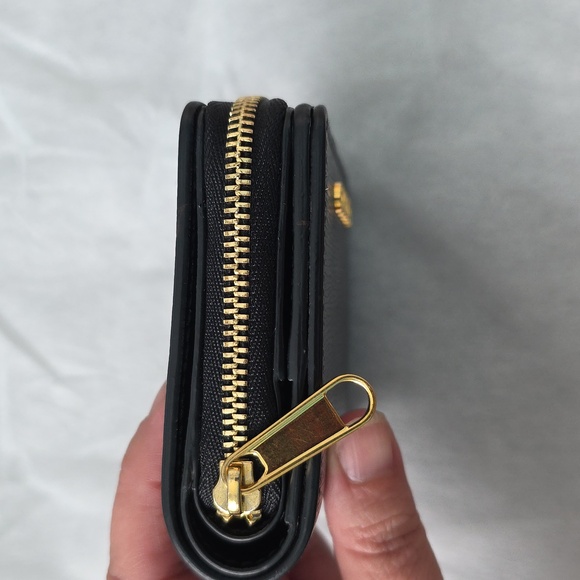 Gucci Script Black Bifold Wallet ** Comes With COA ** - Picture 6 of 11